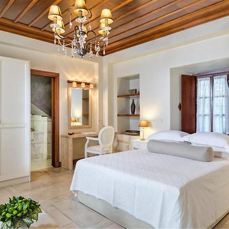 Mare Monte Luxury Suites Spetses Town Exterior photo