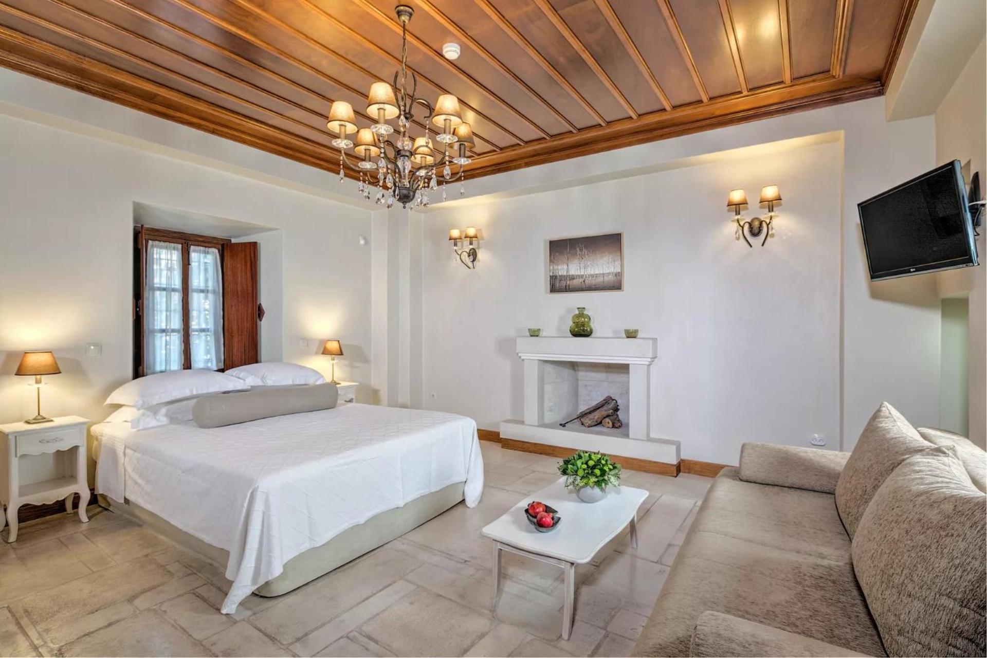 Mare Monte Luxury Suites Spetses Town Exterior photo