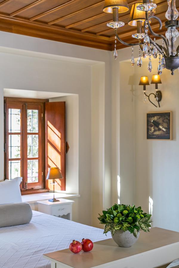 Mare Monte Luxury Suites Spetses Town Exterior photo
